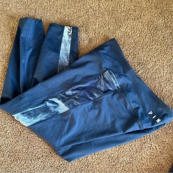 Pink Victoria’s Secret cozy leggings velvet side with pockets size large - Picture 6 of 6